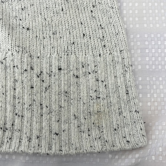 Ann Taylor long sleeve stretchy sweater - Picture 13 of 13